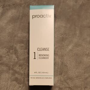 Proactiv Cleanse Renewing Cleanser - White and Light Blue